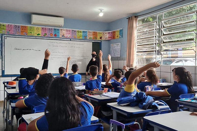 Escolas E Ceims De Dourados Est O Dos Alunos Em Sala De Aula