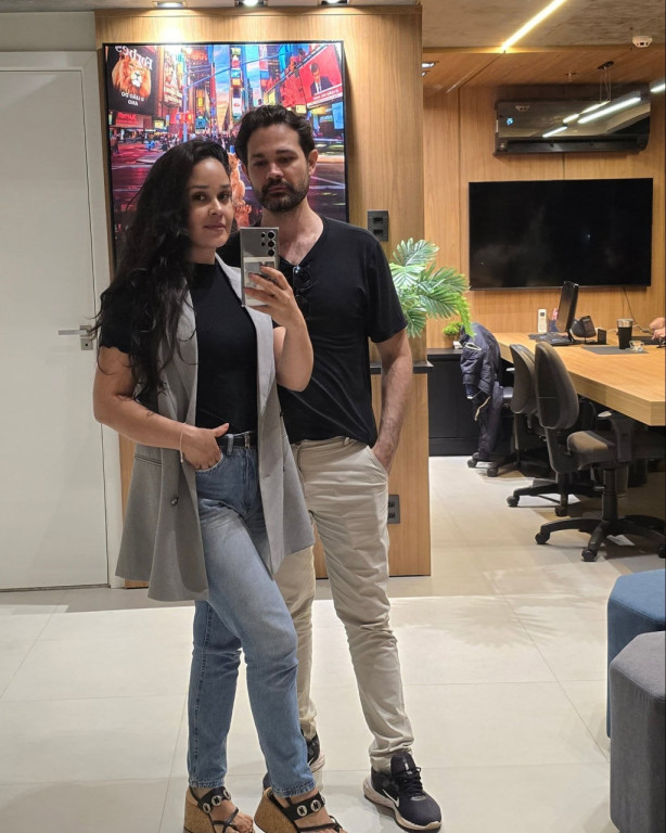 Tatiane Pierry junto com Marcos Pierry  além de esposa ela quem administra 