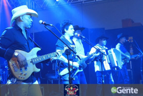 Confiram as fotos da festa "Nosso Baile" com o Grupo Eco do Pantanal