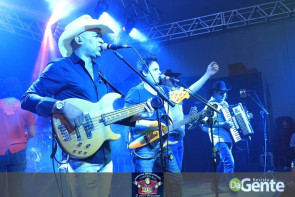 Confiram as fotos da festa "Nosso Baile" com o Grupo Eco do Pantanal