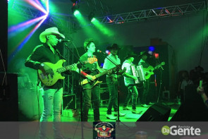 Confiram as fotos da festa "Nosso Baile" com o Grupo Eco do Pantanal