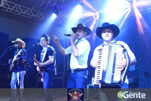 Confiram as fotos da festa "Nosso Baile" com o Grupo Eco do Pantanal