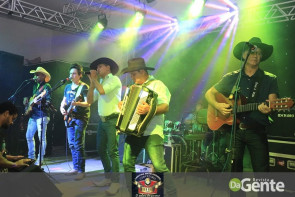 Confiram as fotos da festa "Nosso Baile" com o Grupo Eco do Pantanal