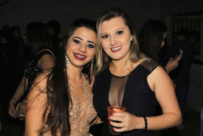 Dj por mais uma noite: Marcos Pierry foi Deejay  de debutante em Novo Horizonte do Sul.