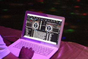 Dj por mais uma noite: Marcos Pierry foi Deejay  de debutante em Novo Horizonte do Sul.