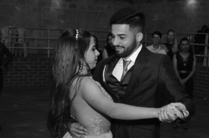 Dj por mais uma noite: Marcos Pierry foi Deejay  de debutante em Novo Horizonte do Sul.