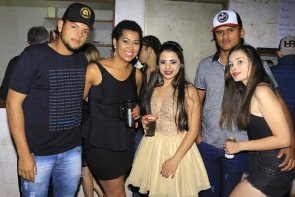 Dj por mais uma noite: Marcos Pierry foi Deejay  de debutante em Novo Horizonte do Sul.