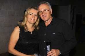 Dj por mais uma noite: Marcos Pierry foi Deejay  de debutante em Novo Horizonte do Sul.