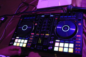 Dj por mais uma noite: Marcos Pierry foi Deejay  de debutante em Novo Horizonte do Sul.