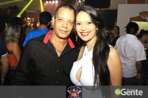 Confiram as fotos do "Baile do Chopp" com o grupo Minuano