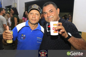 Confiram as fotos do "Baile do Chopp" com o grupo Minuano