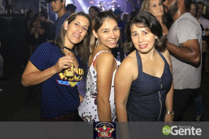 Confiram as fotos do "Baile do Chopp" com o grupo Minuano