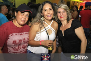 Confiram as fotos do "Baile do Chopp" com o grupo Minuano