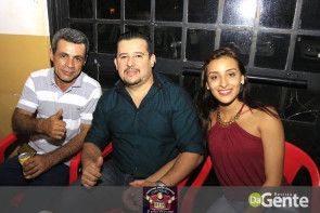 Confiram as fotos do "Baile do Chopp" com o grupo Minuano