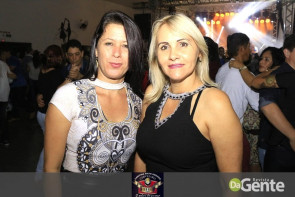 Confiram as fotos do "Baile do Chopp" com o grupo Minuano