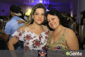 Confiram as fotos do "Baile do Chopp" com o grupo Minuano