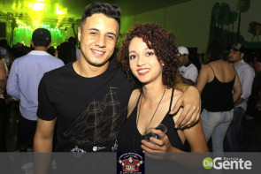 Confiram as fotos do "Baile do Chopp" com o grupo Minuano