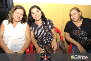 Confiram as fotos do "Baile do Chopp" com o grupo Minuano