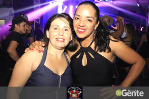 Confiram as fotos do "Baile do Chopp" com o grupo Minuano