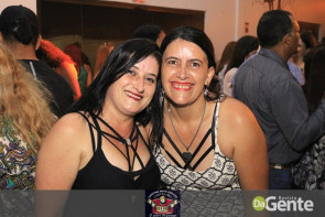 Confiram as fotos do "Baile do Chopp" com o grupo Minuano