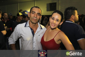 Confiram as fotos do "Baile do Chopp" com o grupo Minuano