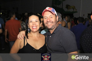 Confiram as fotos do "Baile do Chopp" com o grupo Minuano