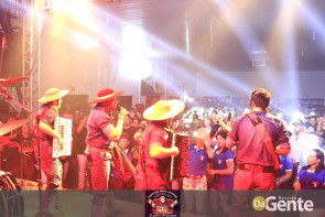 Confiram as fotos do "Baile do Chopp" com o grupo Minuano