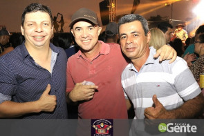 Confiram as fotos do "Baile do Chopp" com o grupo Minuano