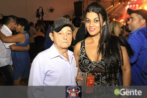 Confiram as fotos do "Baile do Chopp" com o grupo Minuano