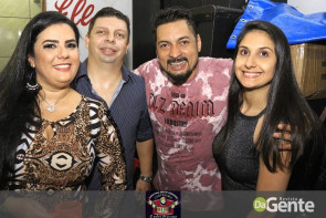 Confiram as fotos do "Baile do Chopp" com o grupo Minuano