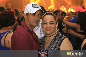 Confiram as fotos do "Baile do Chopp" com o grupo Minuano