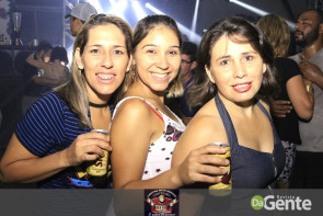 Confiram as fotos do "Baile do Chopp" com o grupo Minuano