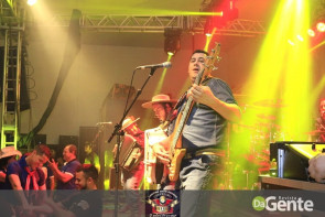 Confiram as fotos do "Baile do Chopp" com o grupo Minuano