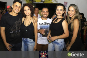 Confiram as fotos do "Baile do Chopp" com o grupo Minuano