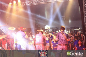 Confiram as fotos do "Baile do Chopp" com o grupo Minuano