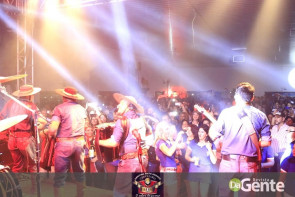 Confiram as fotos do "Baile do Chopp" com o grupo Minuano