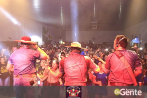 Confiram as fotos do "Baile do Chopp" com o grupo Minuano