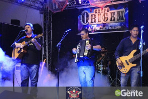 Confiram as fotos do 2° Baile do outubro Rosa