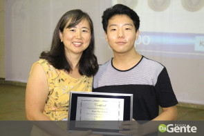 Kumon, Unidade Donomae Centro realiza diplomação e comemora seus 10 anos