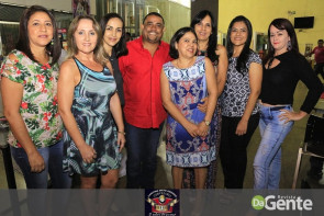 Confraternização: Professores se reunem e comemoram o dia do funcionário público