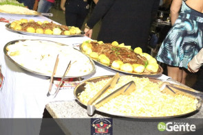 Confraternização: Professores se reunem e comemoram o dia do funcionário público