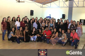 Confraternização: Professores se reunem e comemoram o dia do funcionário público