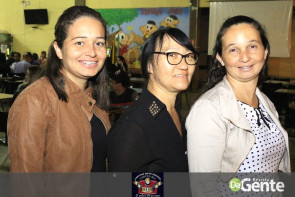 Confraternização: Professores se reunem e comemoram o dia do funcionário público