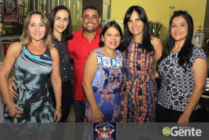 Confraternização: Professores se reunem e comemoram o dia do funcionário público