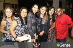 Confraternização: Professores se reunem e comemoram o dia do funcionário público