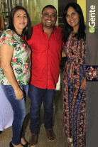 Confraternização: Professores se reunem e comemoram o dia do funcionário público