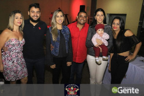 Confraternização: Professores se reunem e comemoram o dia do funcionário público