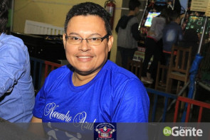 Confraternização: Professores se reunem e comemoram o dia do funcionário público