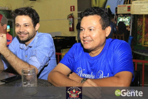 Confraternização: Professores se reunem e comemoram o dia do funcionário público