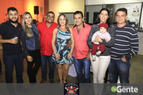 Confraternização: Professores se reunem e comemoram o dia do funcionário público